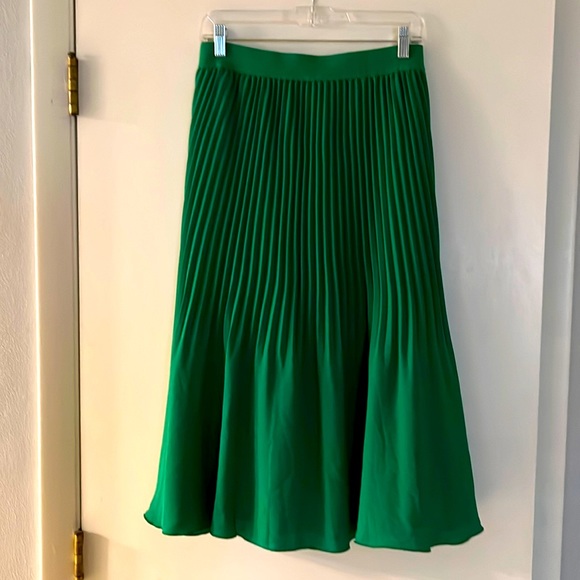 J. Crew Dresses & Skirts - Green pleated skirt